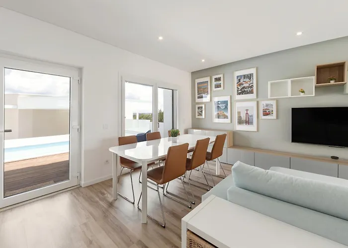 3br Oasis With Pool By Lovelystay Semesterbostad