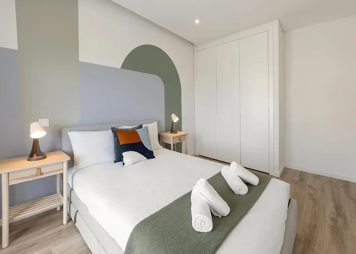 3br Oasis With Pool By Lovelystay Semesterbostad