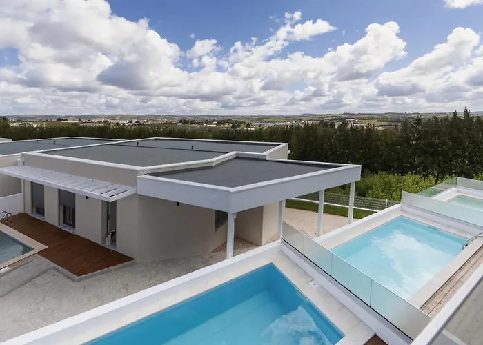 Semesterbostad 3br Oasis With Pool By Lovelystay